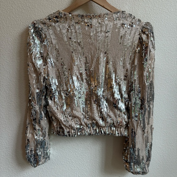 SEQUINED LONG SLEEVE TOP (M) NBW - Picture 3 of 3